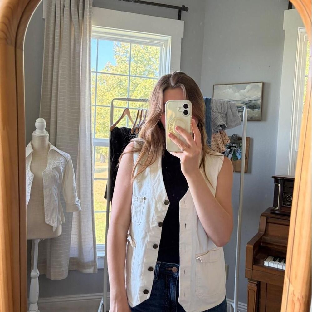 American-vintage Women's White and Cream Gilet